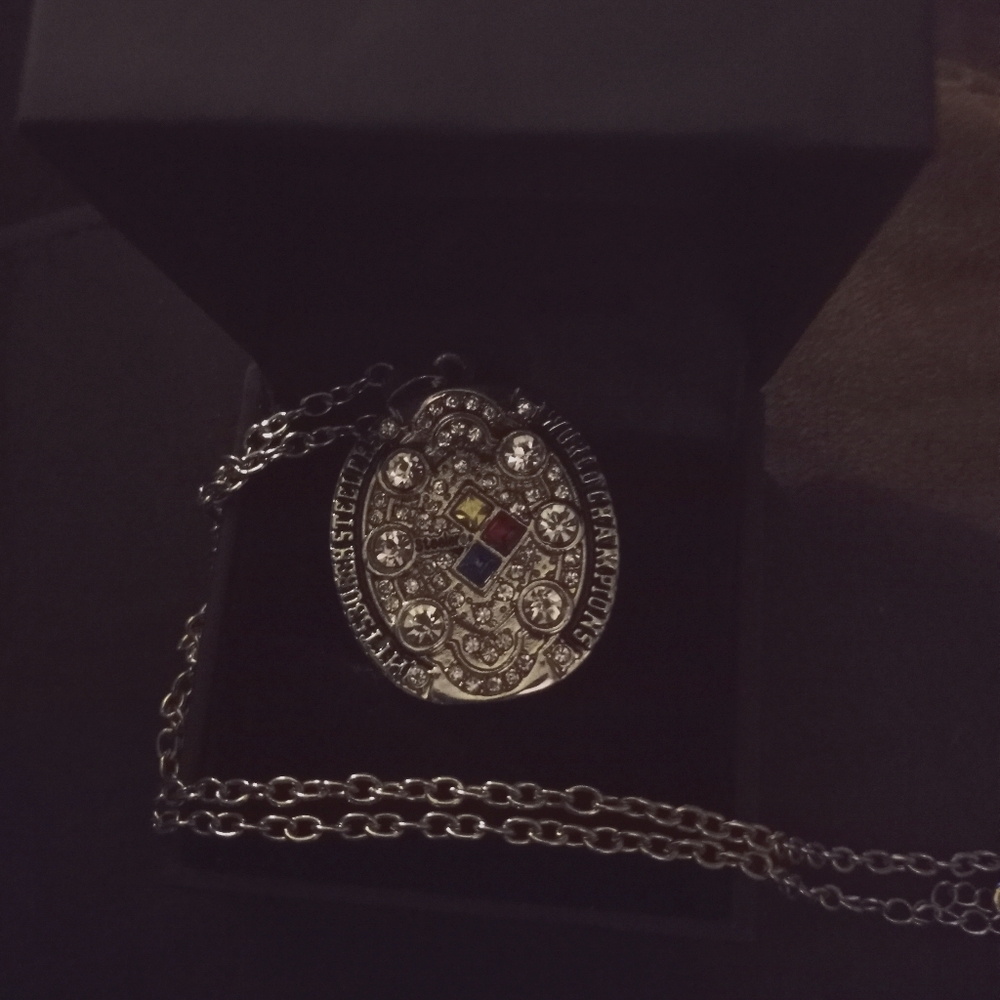 Steelers Pendant w/ Chain